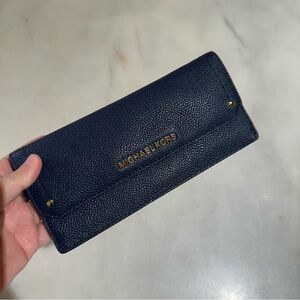 Michael michael kors hayes flat wallet, Navy Color